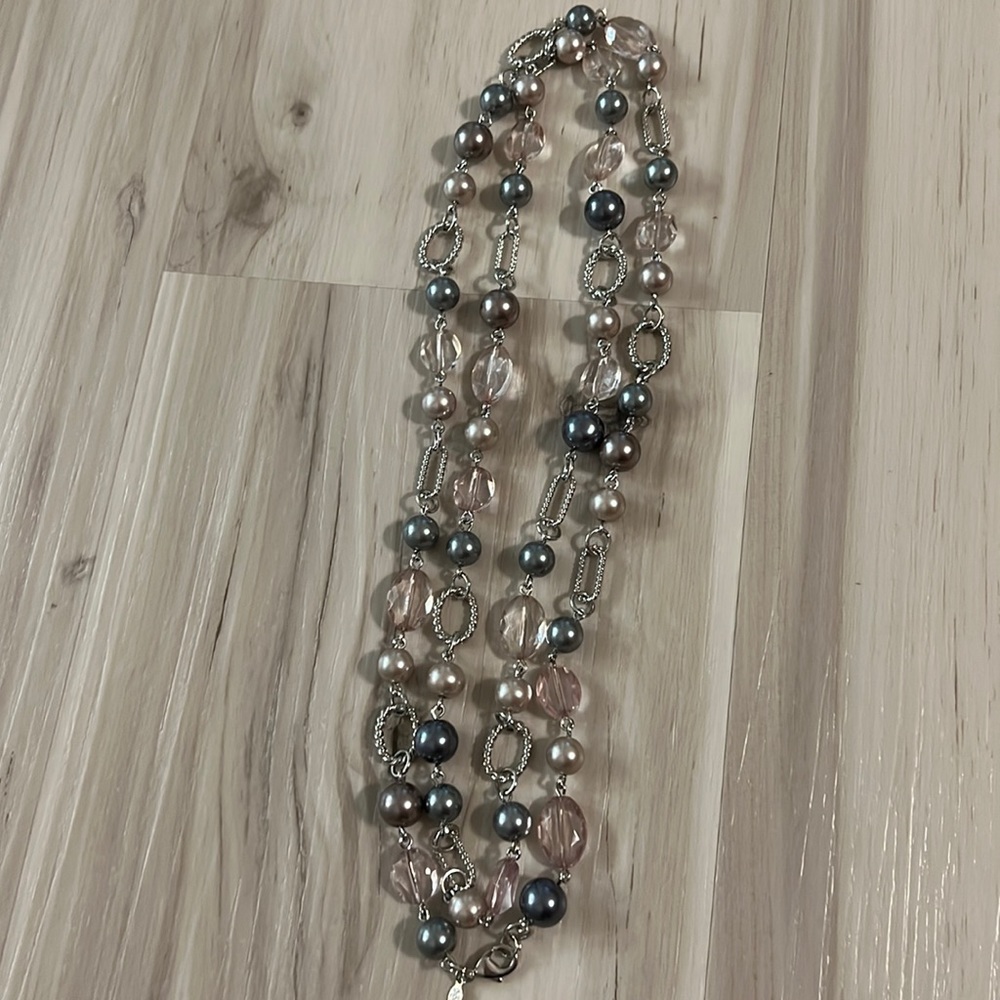 Long costume necklace, shades of pink and blue beads on silver links